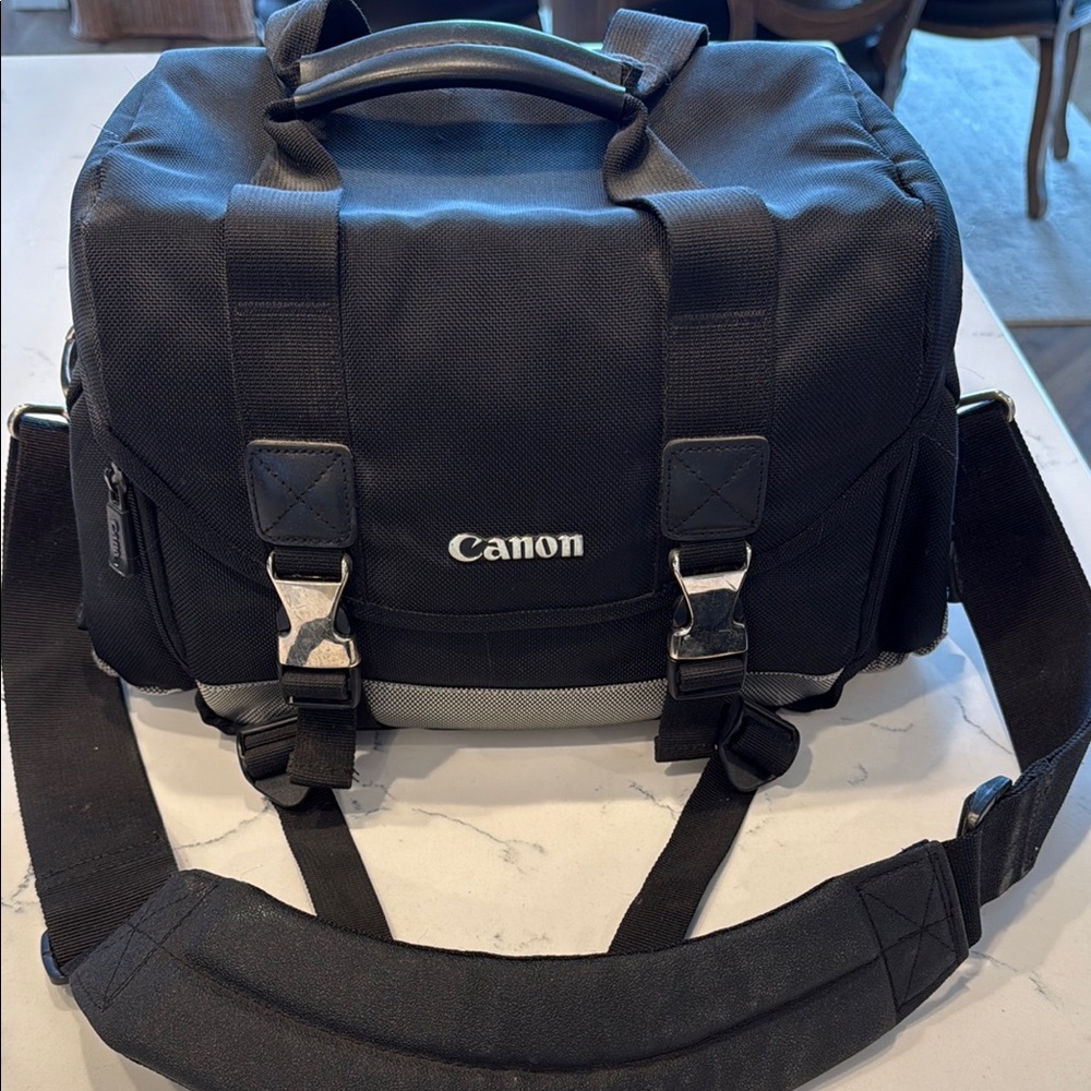 Canon Black Camera/Messenger Bag